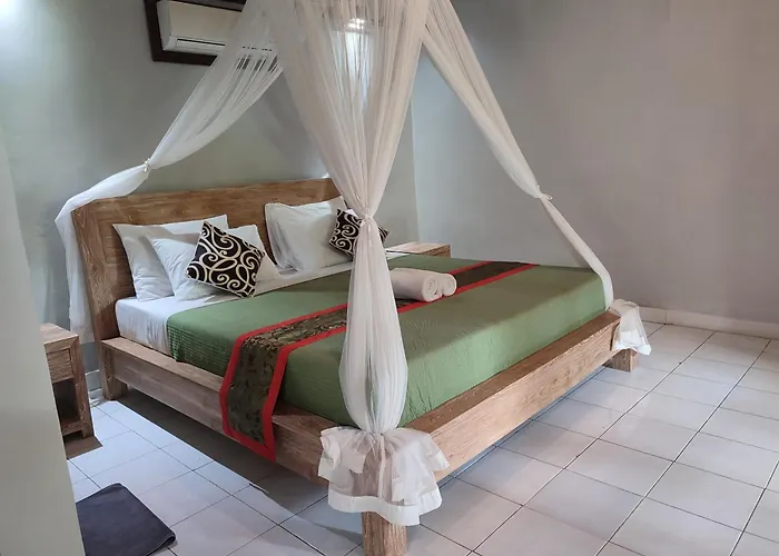 Pucang Sari House Homestay *